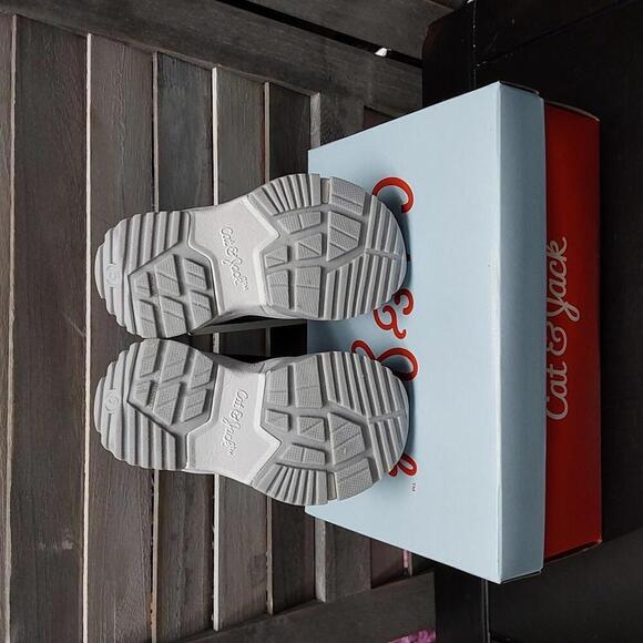 Toddler Ari Sneakers | Cat & Jack | 5 - Picture 4 of 9